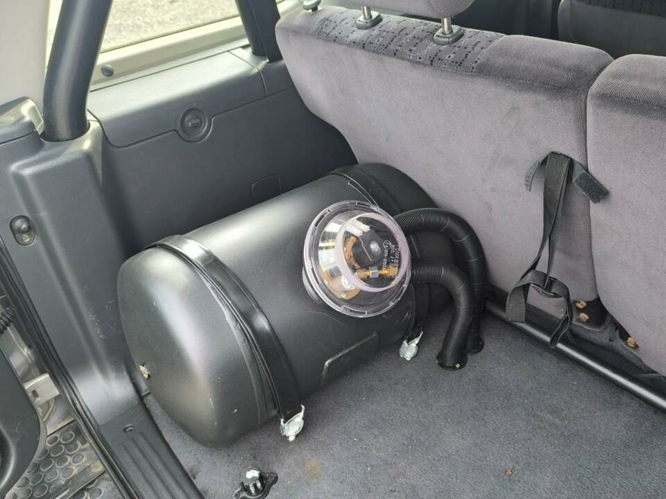 Bild 12/19 von Opel Frontera 2.2i (2000)