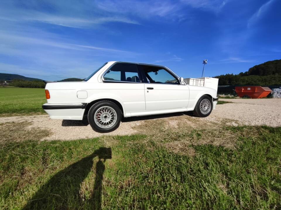 Bild 5/9 von BMW 325ix (1988)