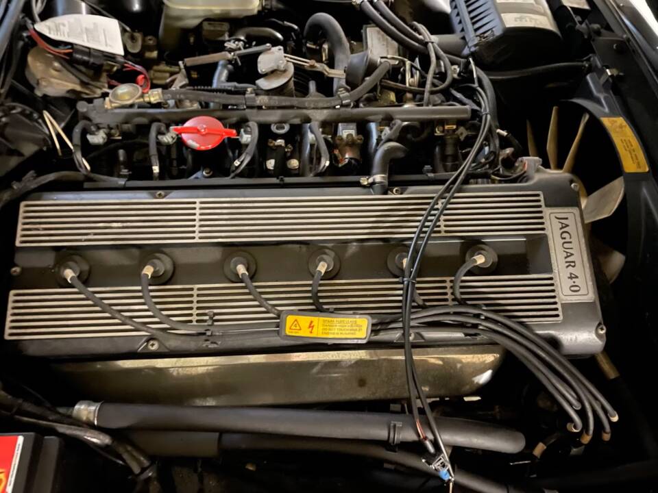 Bild 13/16 von Jaguar XJ 40 4.0 (1992)
