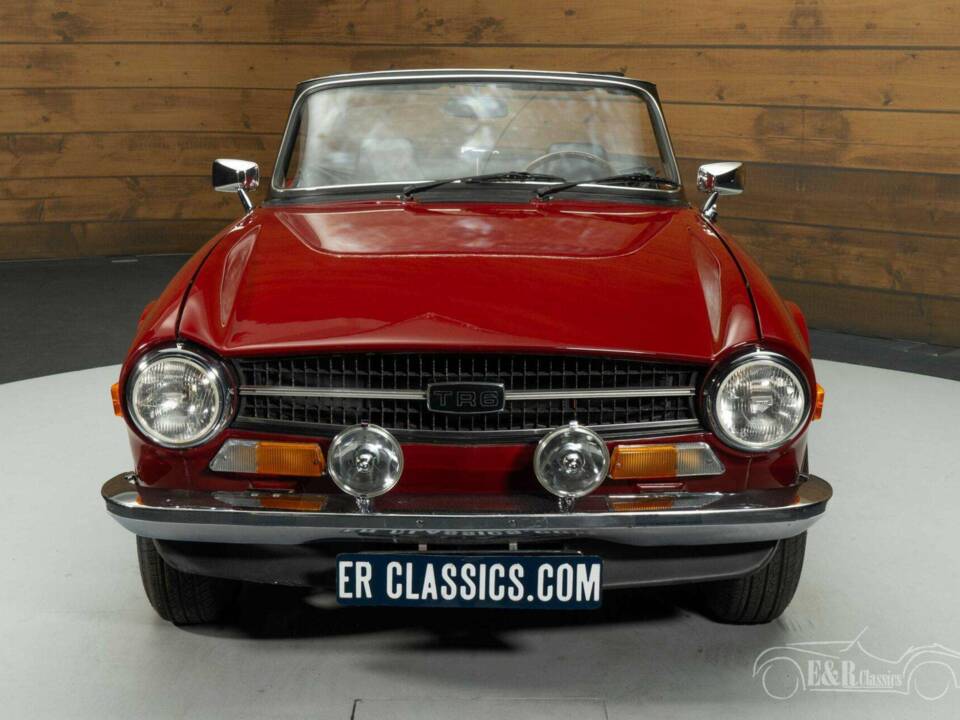 Image 16/19 of Triumph TR 6 (1974)