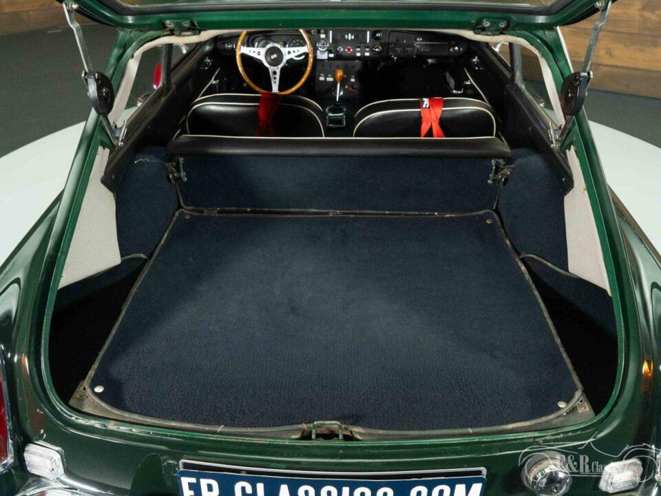 Afbeelding 6/19 van MG MGB GT (1966)