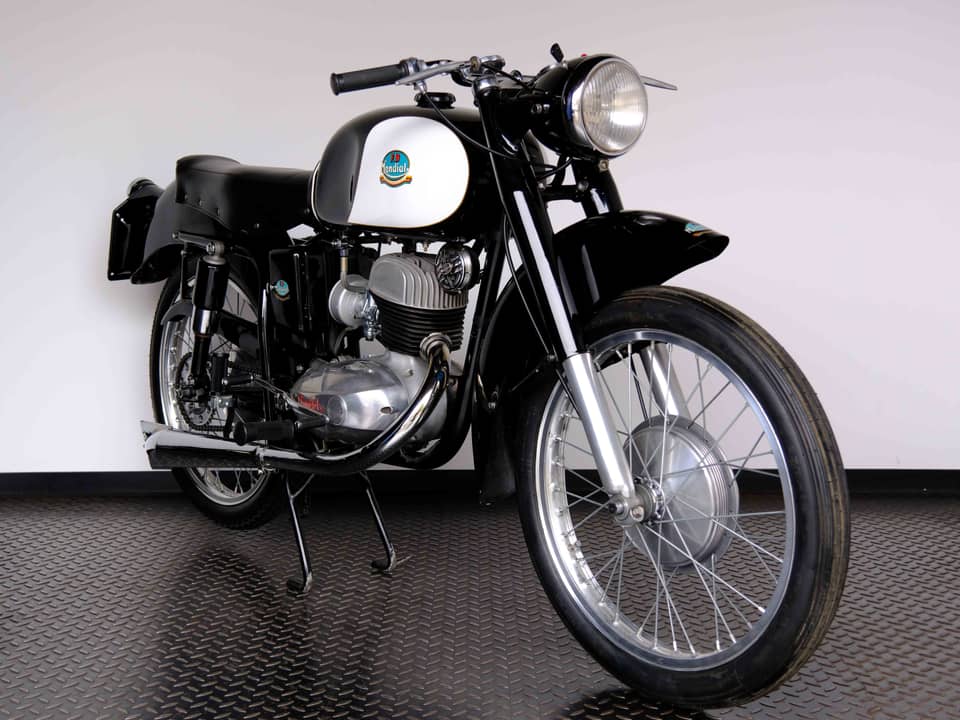 Image 13/68 of Mondial 160 Sport Lusso (1954)