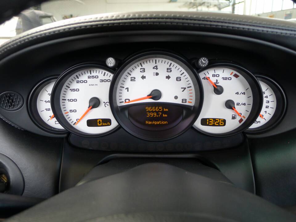 Image 3/41 of Porsche 911 Carrera 4S (2004)