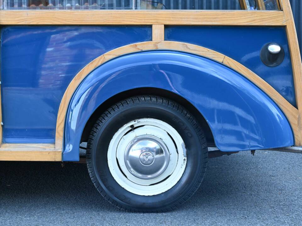 Image 26/50 of Morris Minor 1000 Traveller (1971)