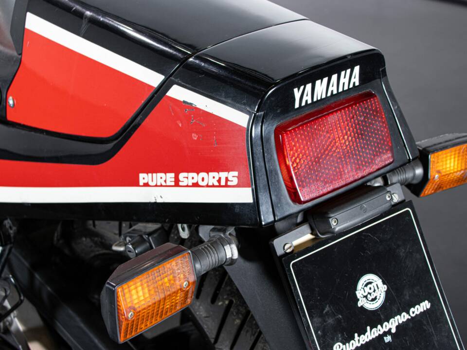 Image 50/50 of Yamaha FZ 750 (1986)