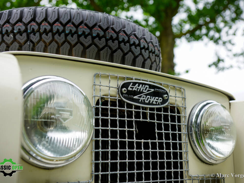 Image 30/55 of Land Rover 88 (1958)