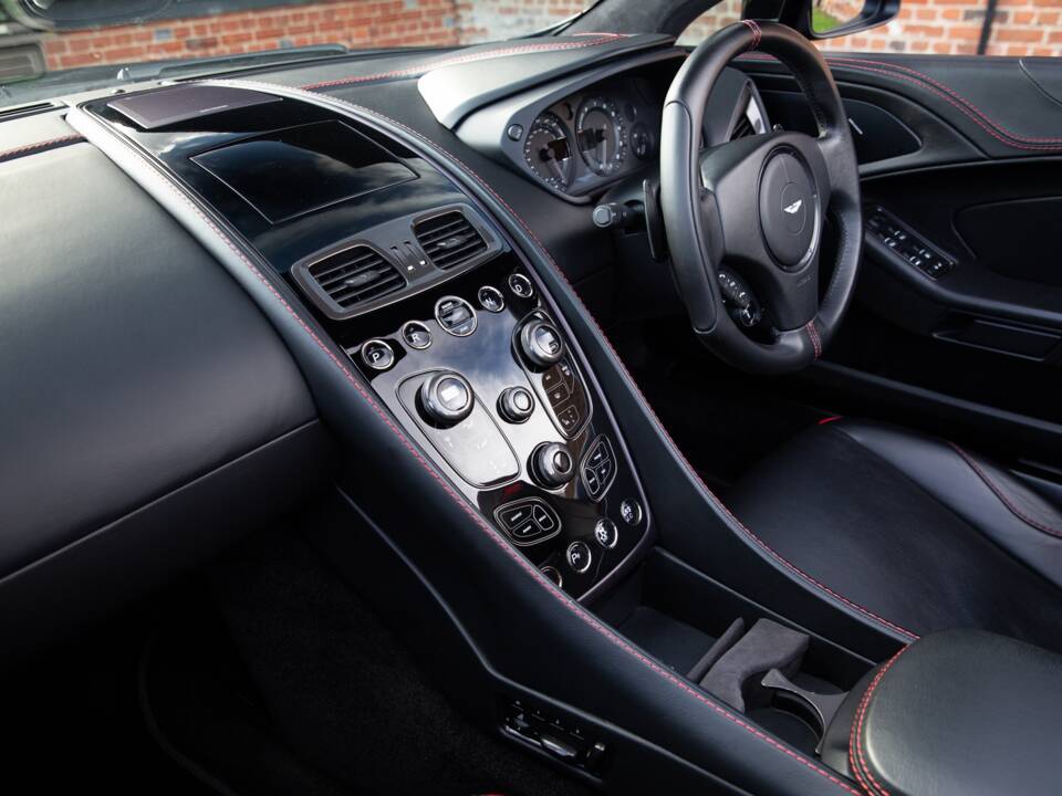 Immagine 5/72 di Aston Martin Vanquish Volante (2016)