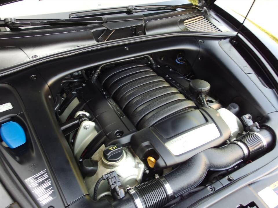 Image 88/98 of Porsche Cayenne GTS (2008)