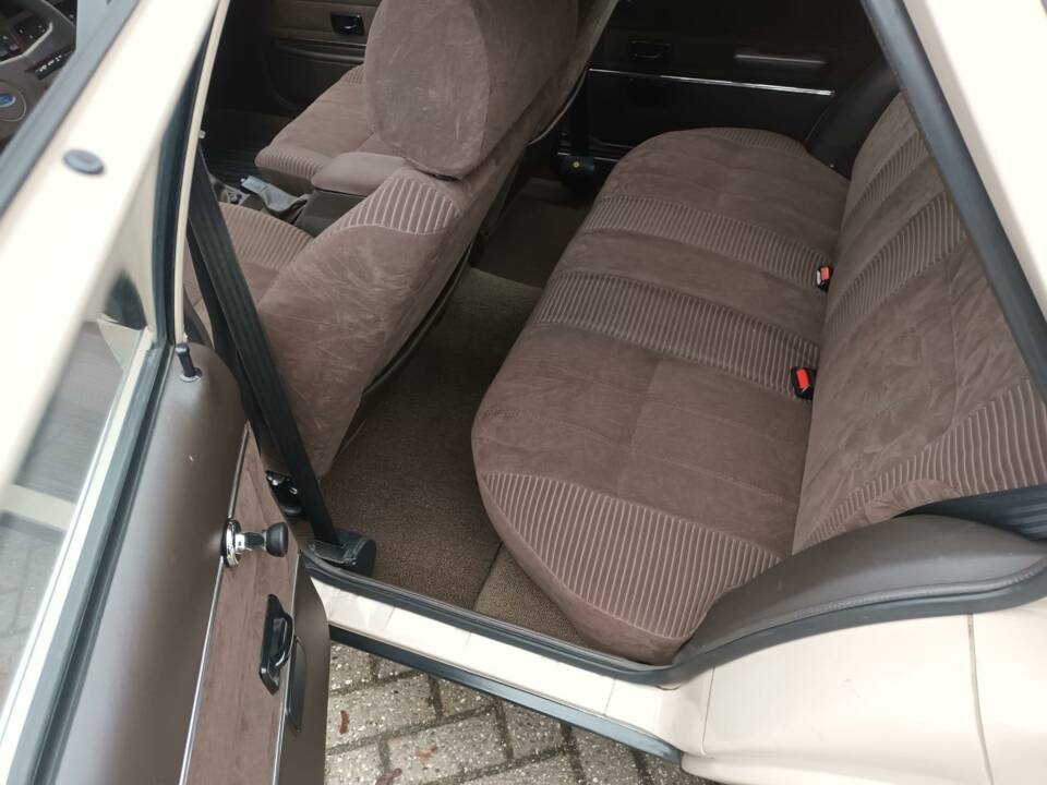 Imagen 9/16 de Ford Taunus 2.3 Turnier V6 (1982)