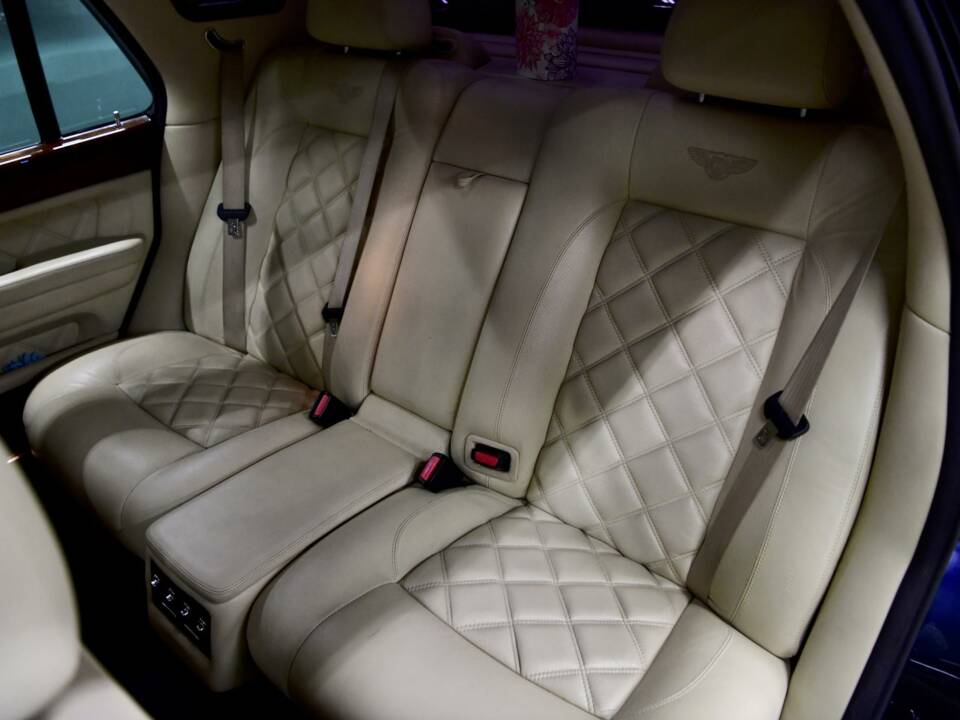 Bild 43/50 von Bentley Arnage T (2005)
