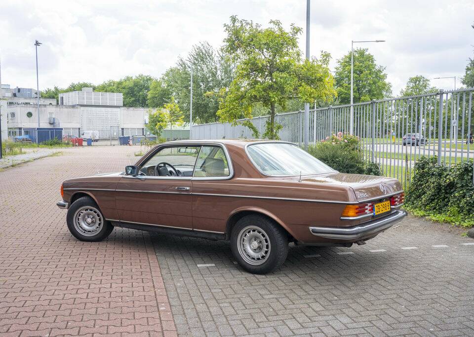 Immagine 5/8 di Mercedes-Benz 280 C (1979)