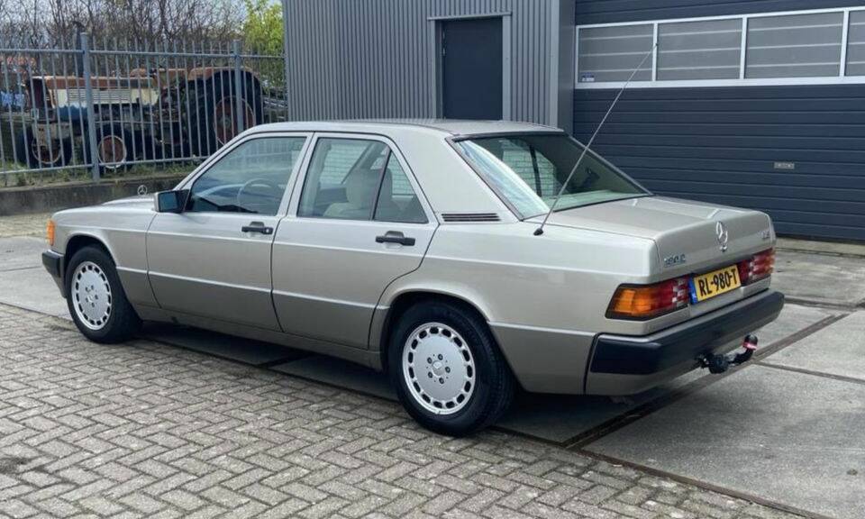 Image 5/8 de Mercedes-Benz 190 D (1991)