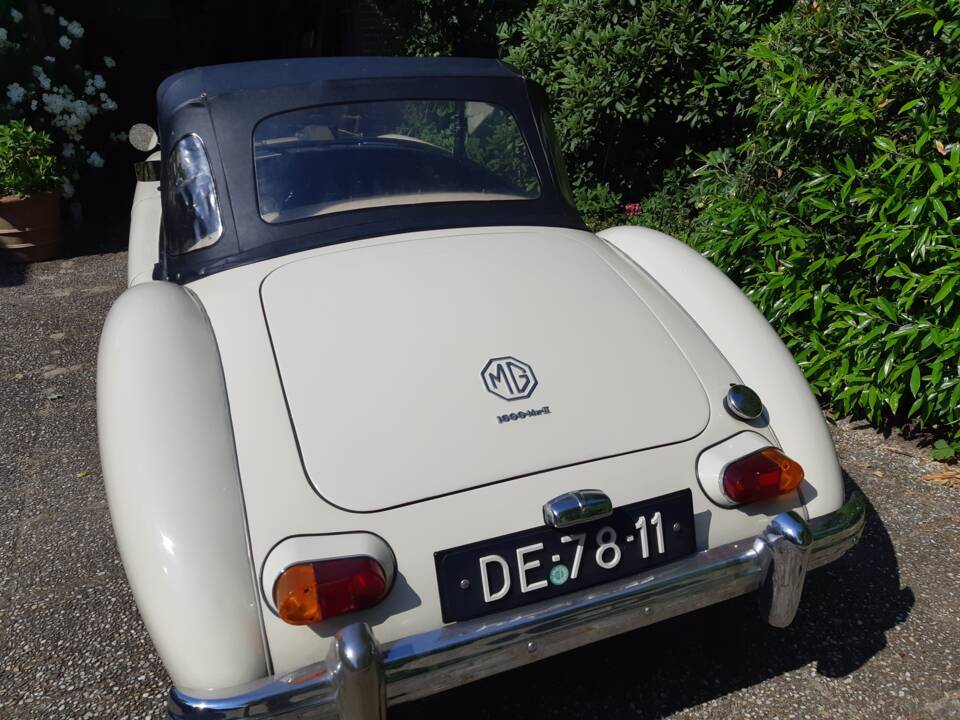 Image 11/22 de MG MGA 1600 (1962)