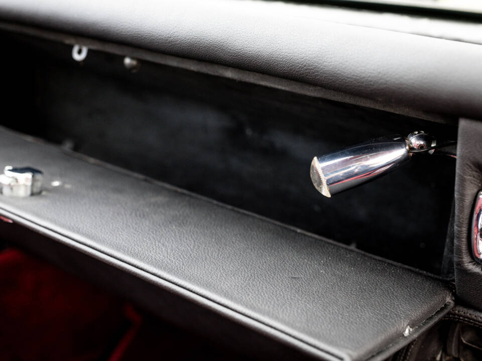 Bild 23/50 von Aston Martin DBS V8 (1971)