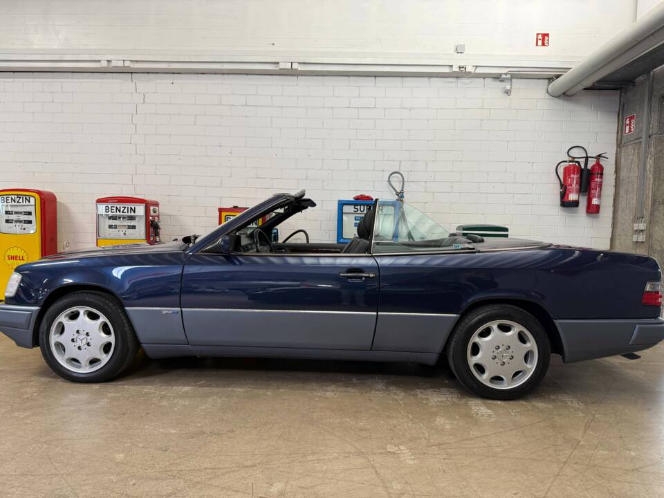 Bild 19/21 von Mercedes-Benz 300 CE-24 (1993)