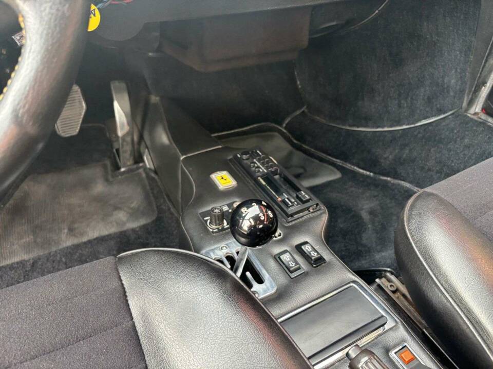 Bild 13/20 von Ferrari Dino 208 GT4 (1975)