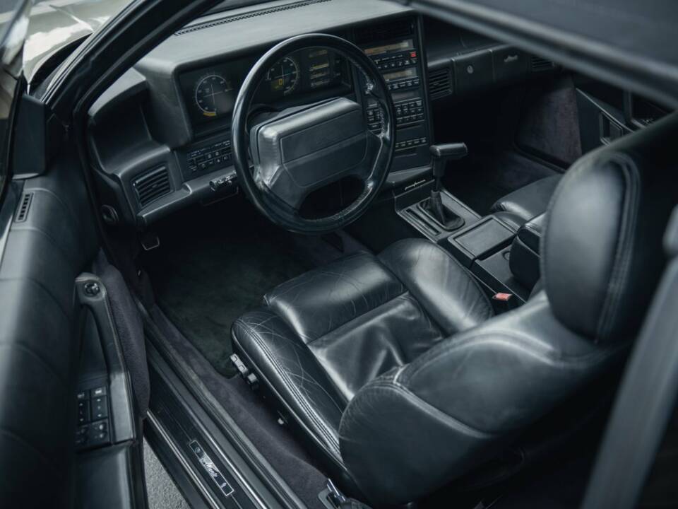 Bild 8/15 von Cadillac Allanté (1993)