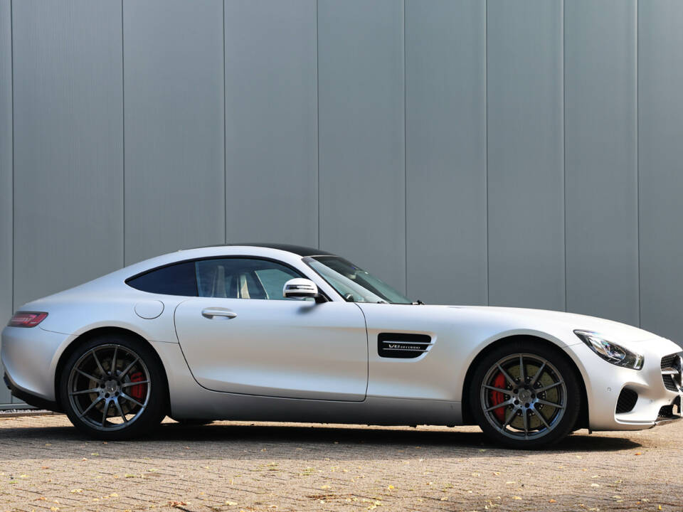 Image 15/56 of Mercedes-AMG GT-S (2017)