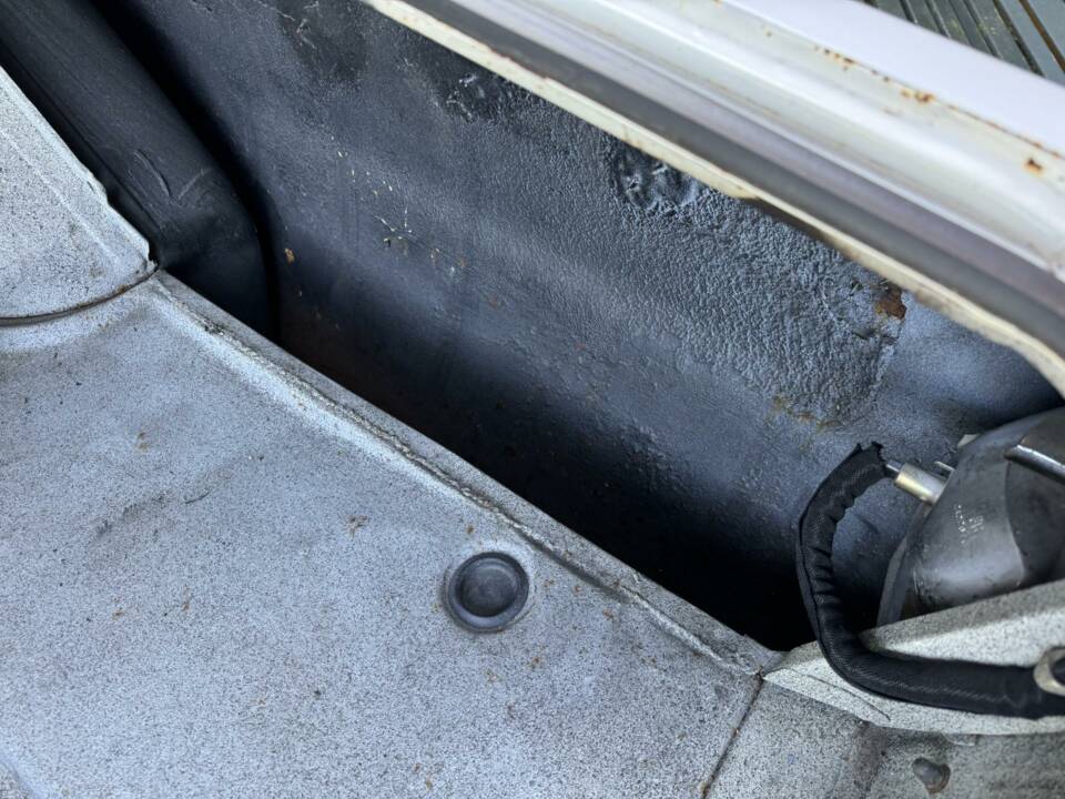 Image 22/22 of Plymouth Sport Fury (1963)