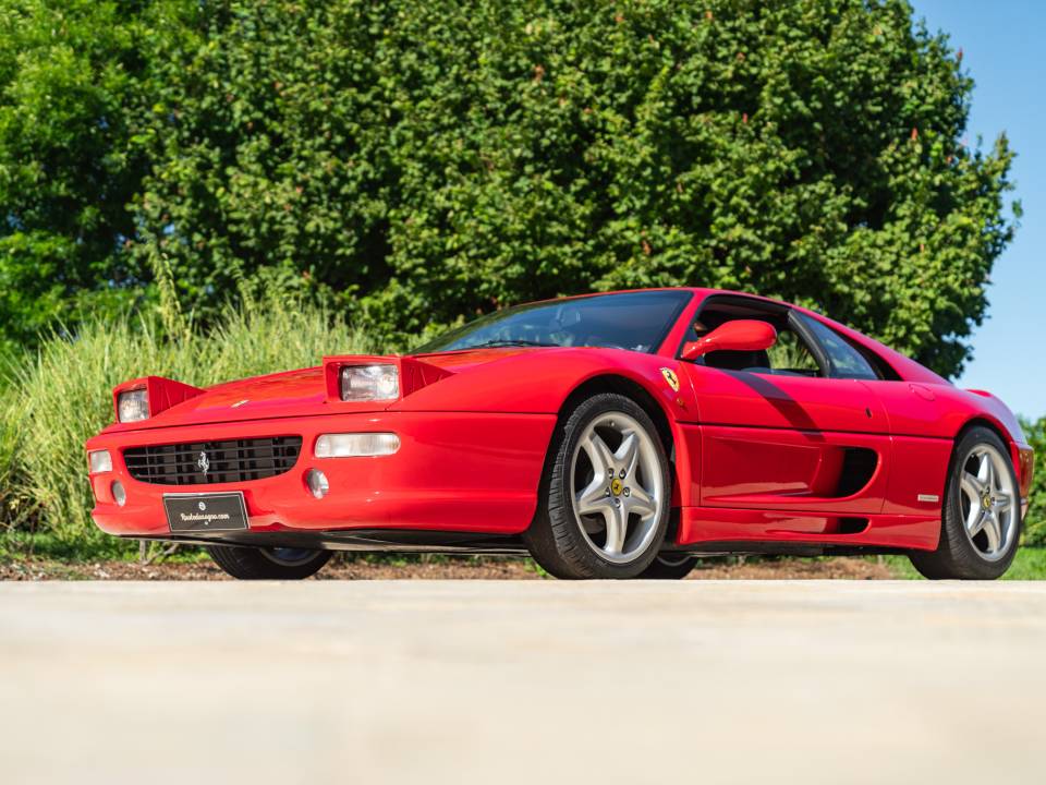 Afbeelding 2/50 van Ferrari F 355 Berlinetta (1998)