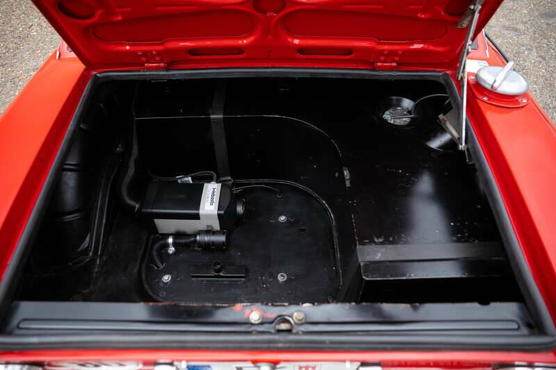Image 40/44 of Lancia Fulvia Rallye HF 1.6 (1970)