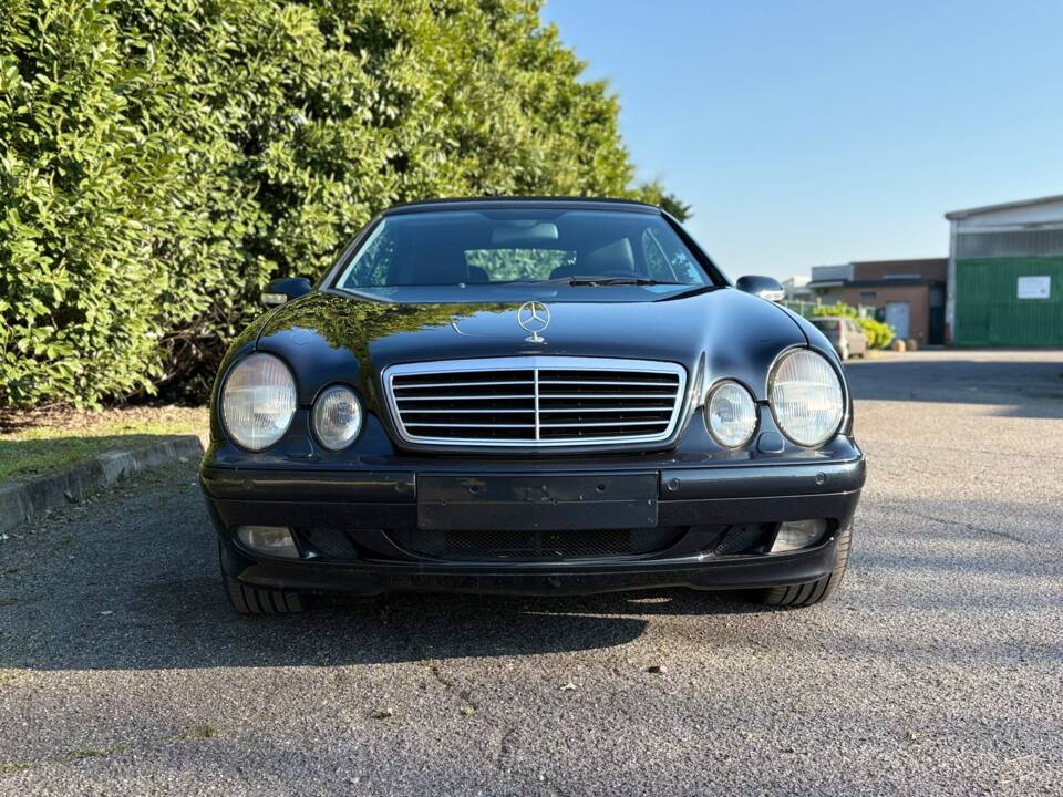 Image 2/24 of Mercedes-Benz CLK 430 (2000)