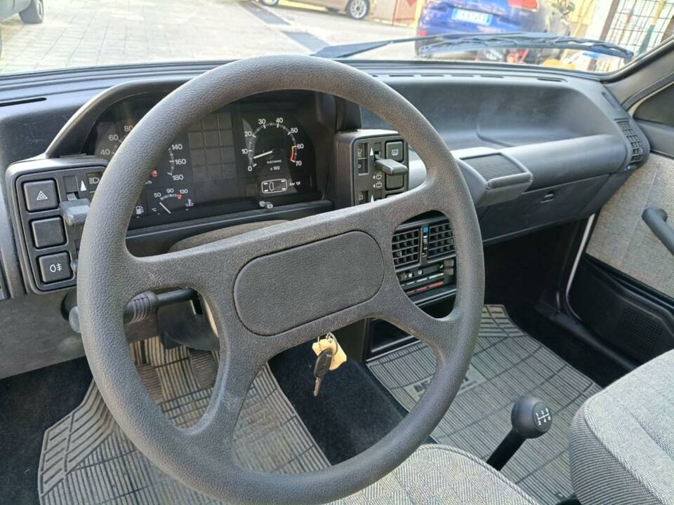 Image 23/48 of FIAT Uno 60 (1988)