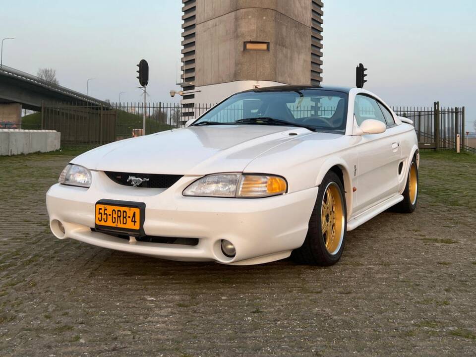 Image 4/8 of Ford Mustang (1996)