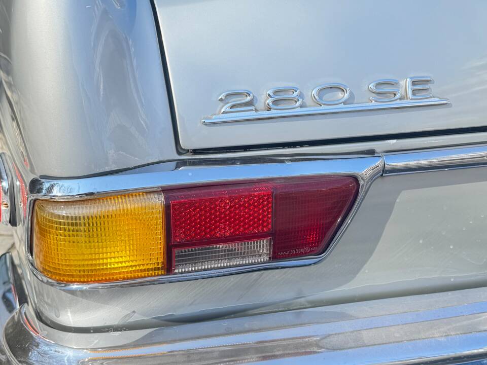 Imagen 9/17 de Mercedes-Benz 280 SE (1970)