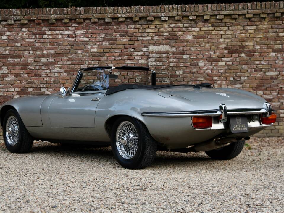 Afbeelding 2/50 van Jaguar E-Type V12 (1973)