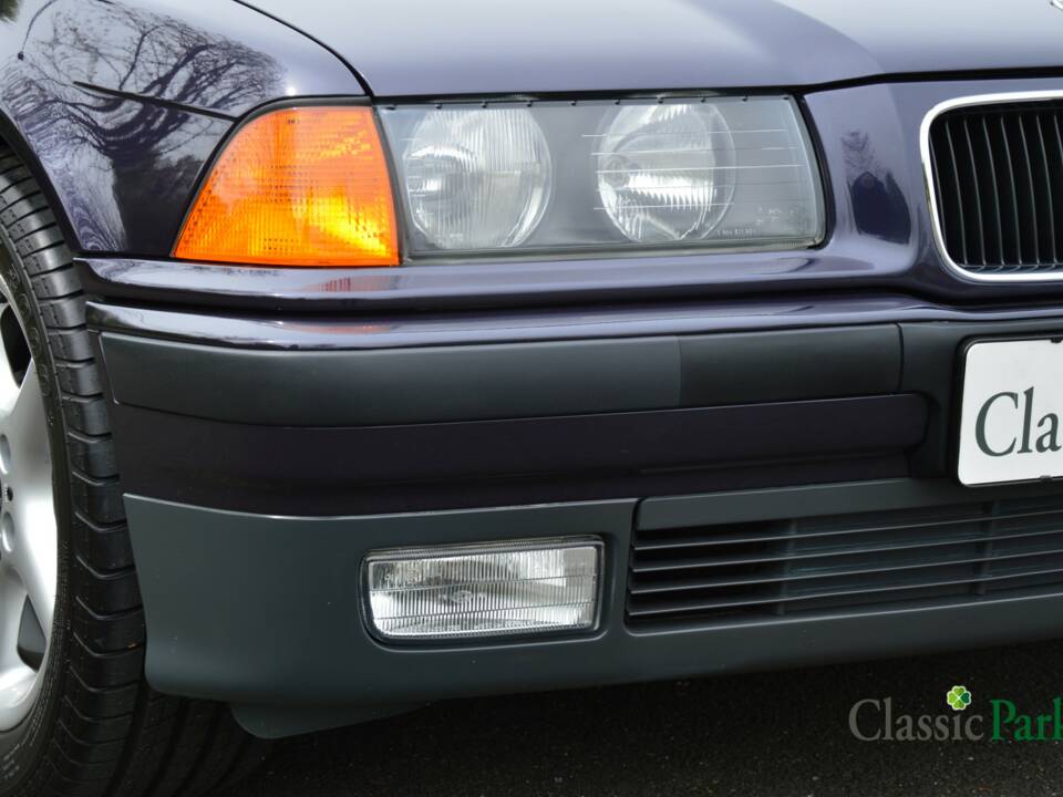 Bild 40/50 von BMW 320i (1994)
