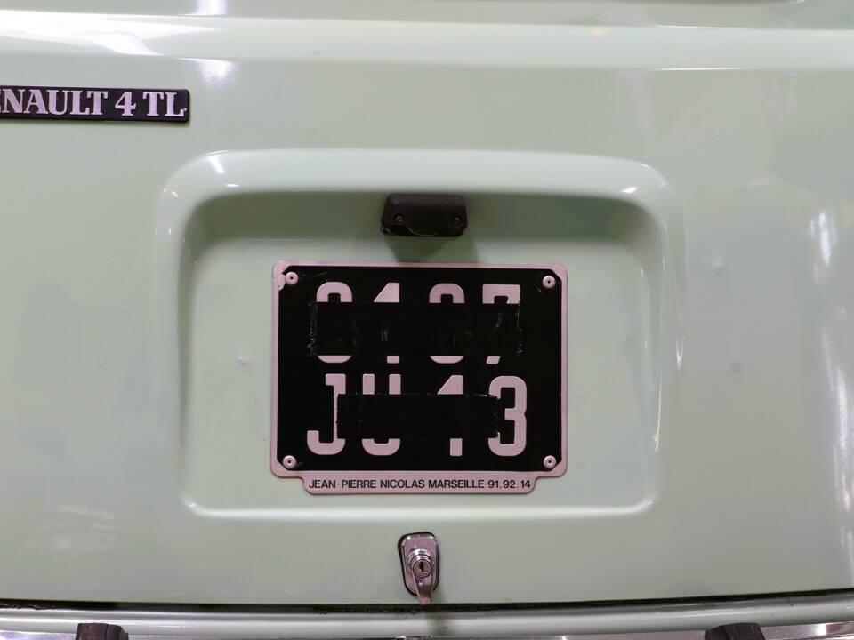 Image 25/33 de Renault R 4 TL (1981)