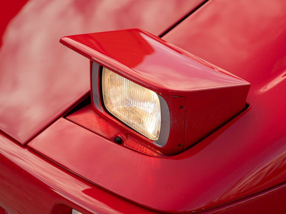 Image 18/50 of Lamborghini Diablo VT (1993)
