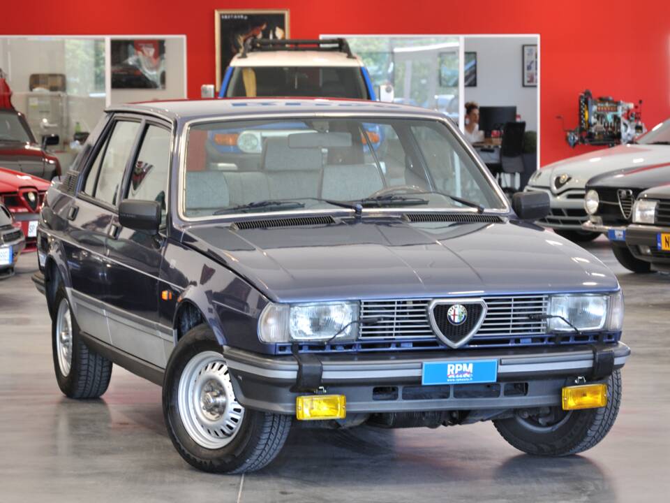 Image 1/29 of Alfa Romeo Giulietta 1.8 (1983)