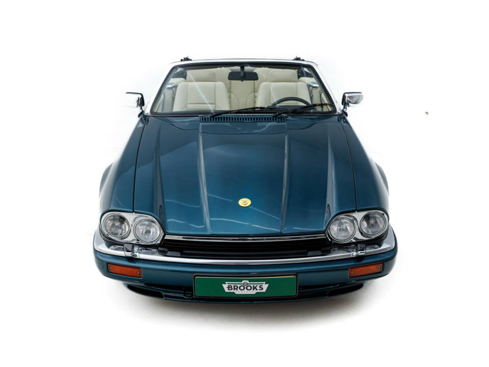 Image 4/36 of Jaguar XJS 6.0 (1994)