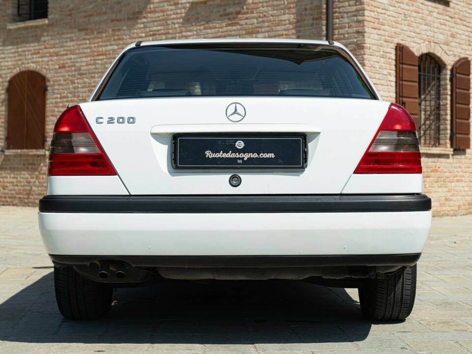 Immagine 8/50 di Mercedes-Benz C 200 Kompressor (1996)