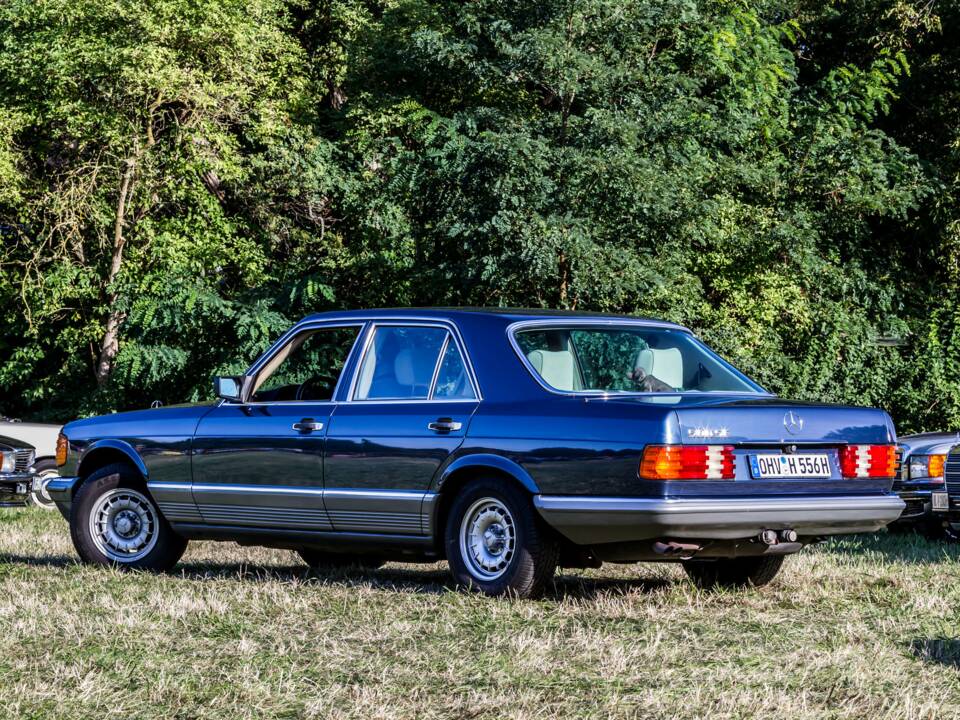 Image 12/70 of Mercedes-Benz 500 SE (1984)