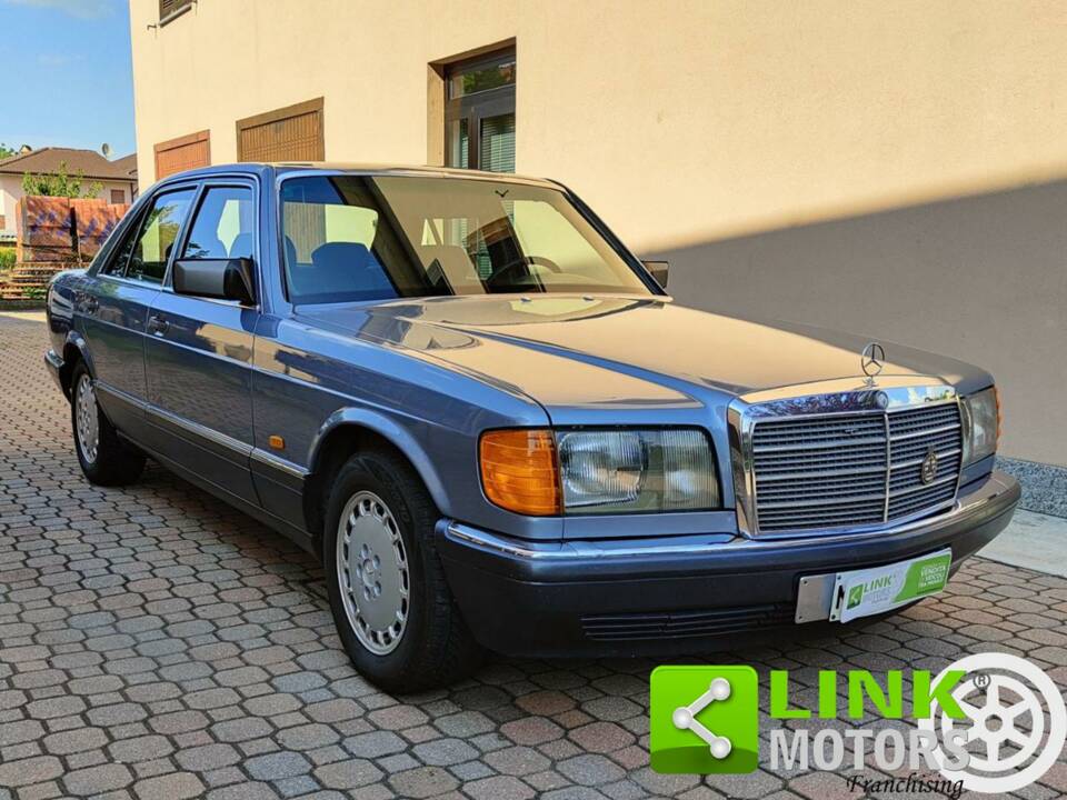 Image 1/10 of Mercedes-Benz 300 SE (1986)