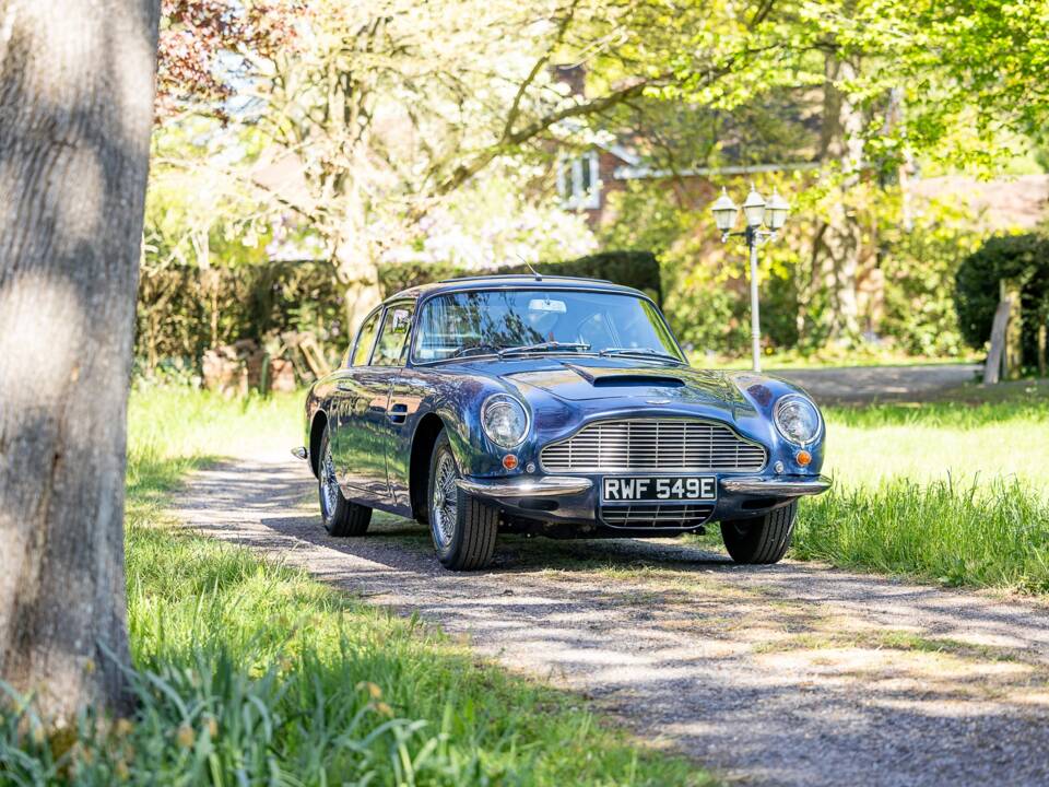 Afbeelding 14/50 van Aston Martin DB 6 (1967)