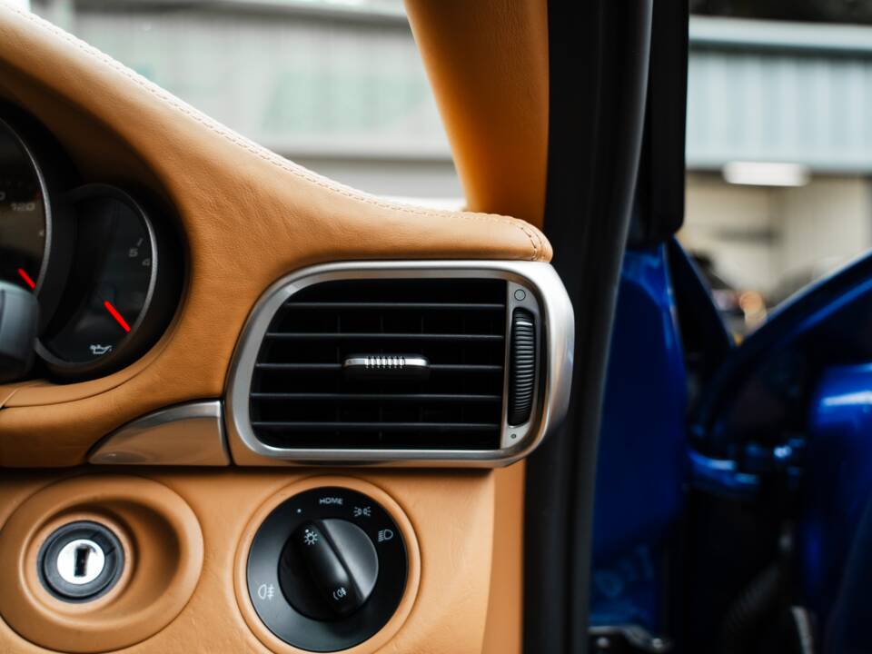 Bild 32/51 von Porsche 911 Carrera 4 GTS (2011)