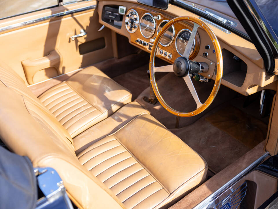 Image 4/50 of Aston Martin DB 2&#x2F;4 Mk I Vantage Convertible (1953)