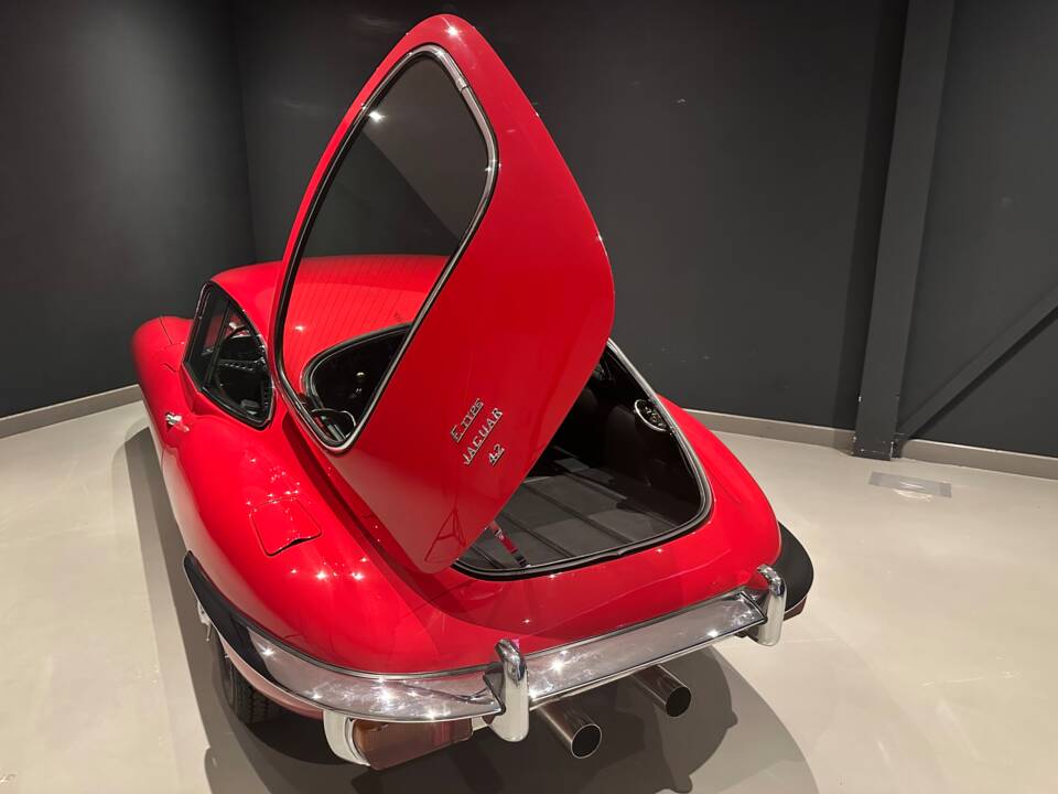 Afbeelding 52/95 van Jaguar XK-E (1970)