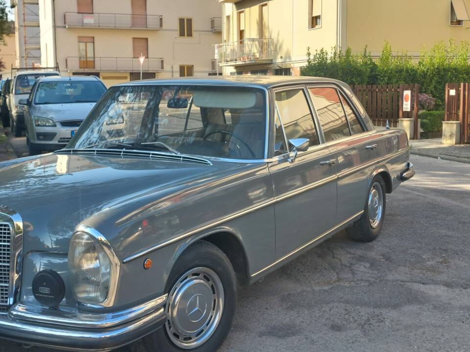 Imagen 8/14 de Mercedes-Benz 280 SE (1968)