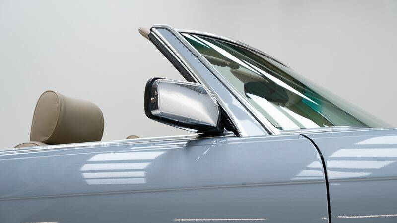 Image 13/15 of Mercedes-Benz 380 SL (1982)