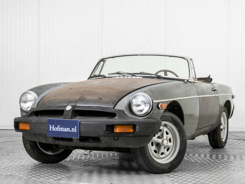 Image 3/50 of MG MGB (1977)