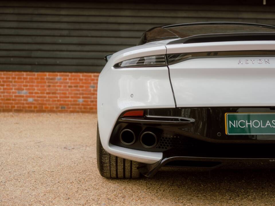 Bild 30/82 von Aston Martin DBS Superleggera (2018)