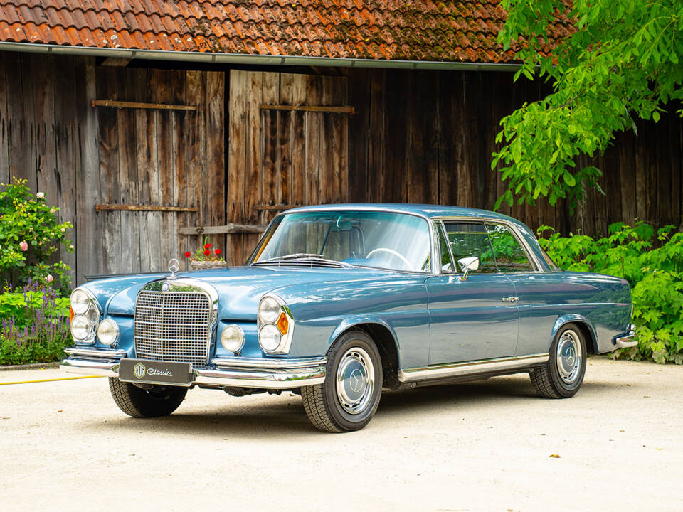 Image 2/48 of Mercedes-Benz 280 SE (1969)