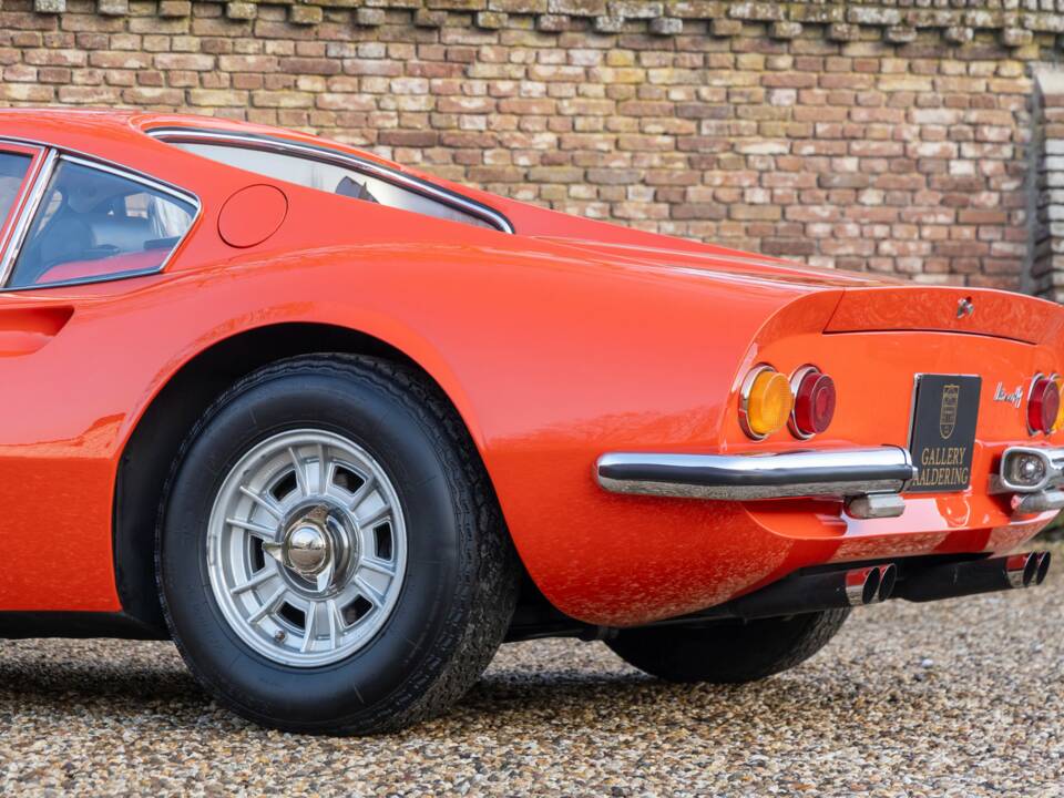 Image 40/50 de Ferrari Dino 246 GT (1970)