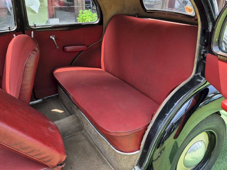 Image 25/47 of FIAT 1100 E (1952)
