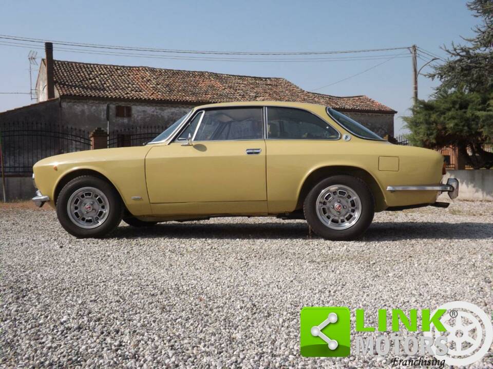 Immagine 5/10 di Alfa Romeo Giulia GT 1300 Junior (1976)